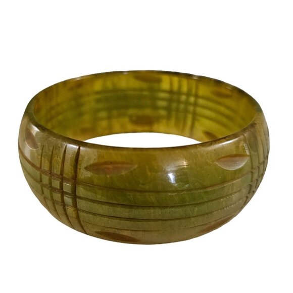 Vintage Bakelite Apple Juice Carved Bracelet Bangle Small Size - Picture 2 of 16
